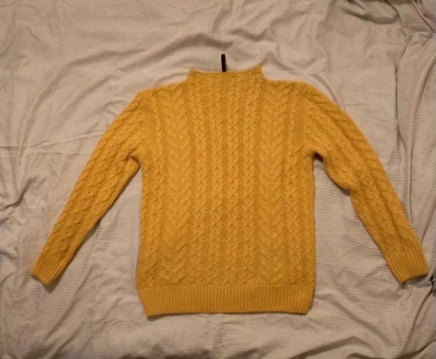 Nowy markowy sweterek