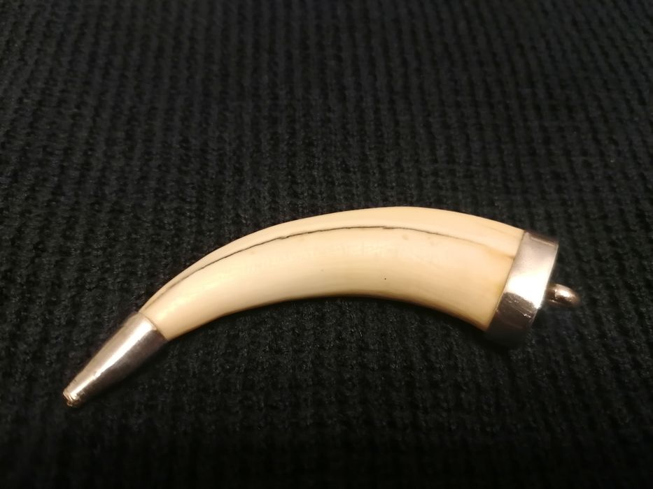 Pendente / amuleto com prata