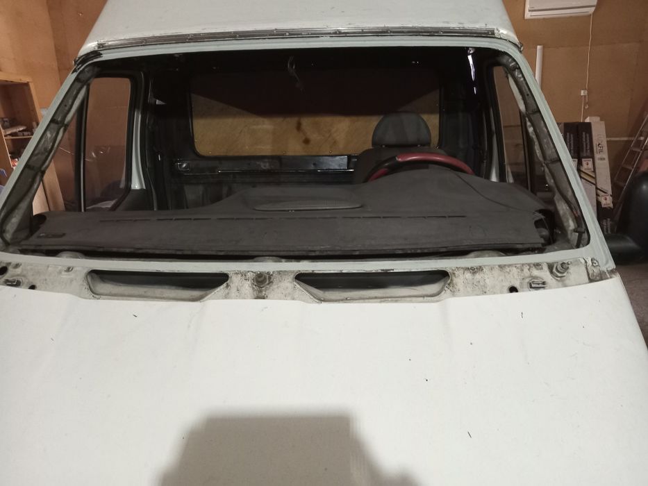 Установка лобових , бокових автомобільних стекол.