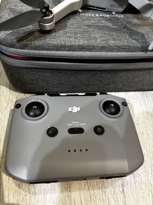 Dron DJI fly mini 4k