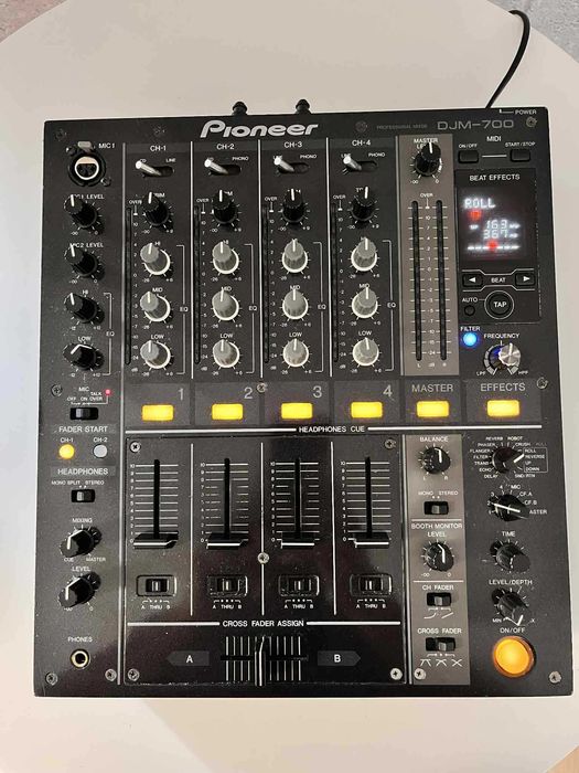 Pioneer DJM-700 – mikser DJ