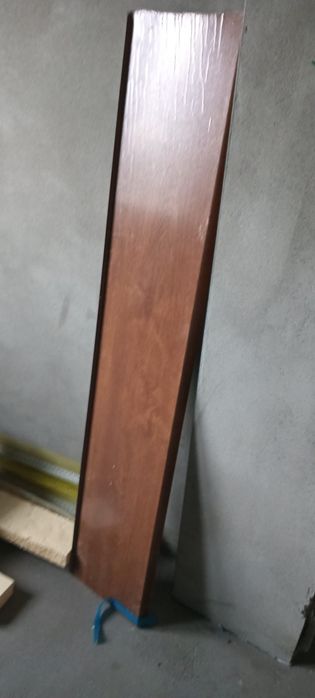 Sprzedam parapet w kolorze złoty dąb nowy zafoliowany