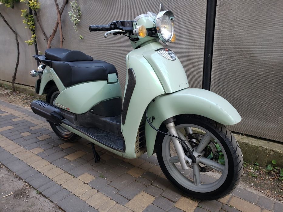 Скутер Aprilia Scarabeo 150