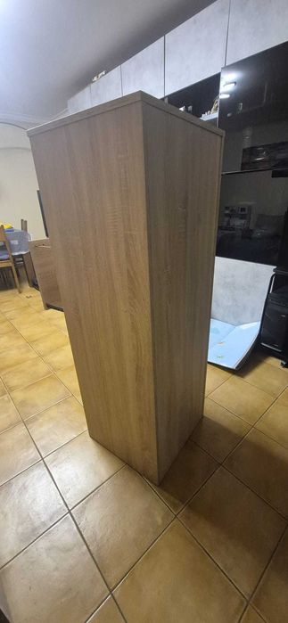 Móvel com gavetas para secretária