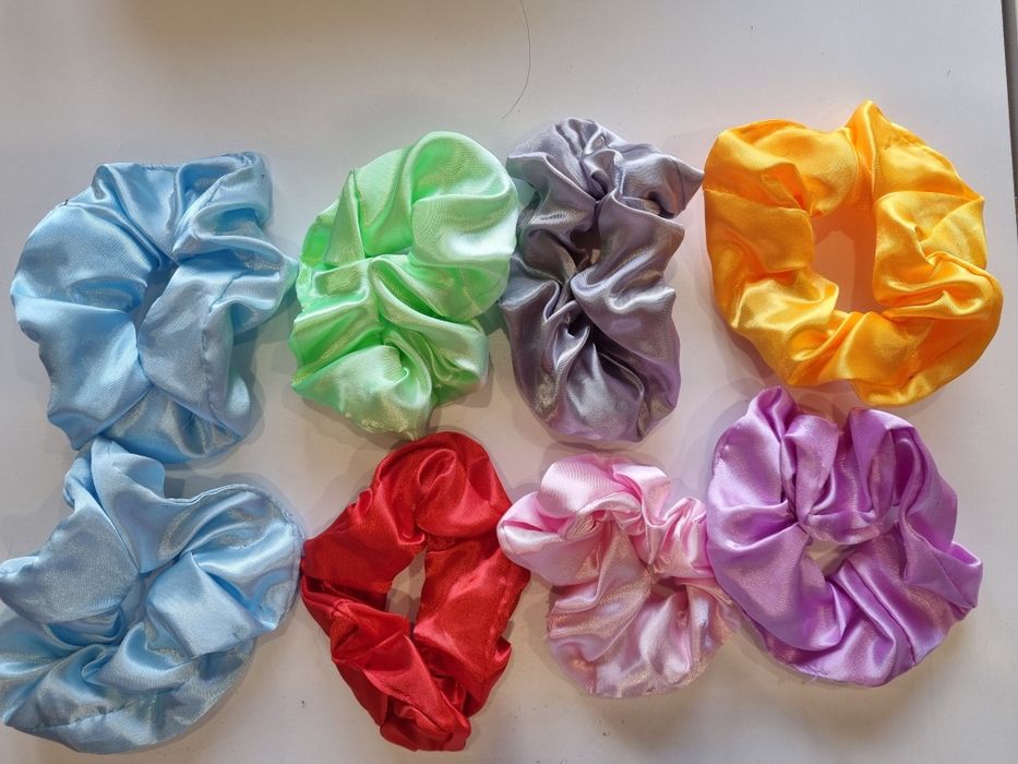 Zestaw paka gumki swiace scrunchie 8 szt