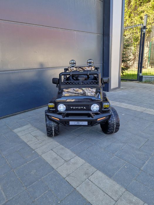 auto na akumulator i pilot