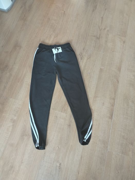 Spodnie dresowe z lampasem