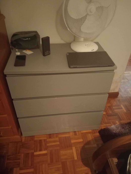 Cómoda/gaveteiro em bom uso