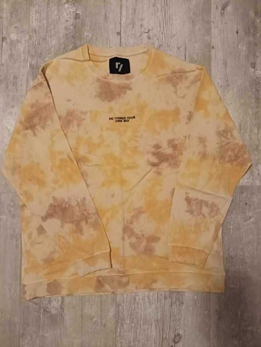 Kolorowa bluza z małym nadrukiem rozmiar 182