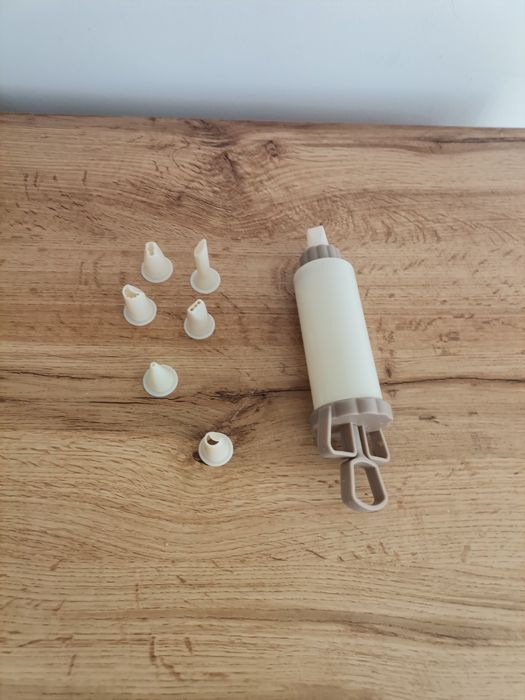 Pistolet do dekorowania ciasta