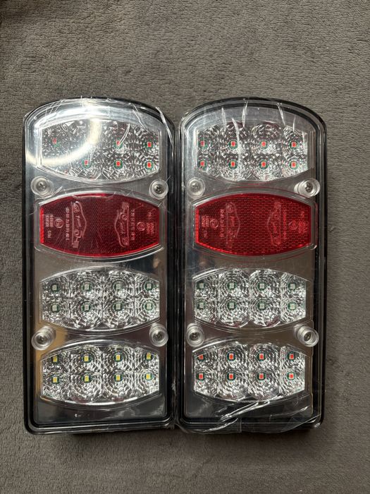 Zestaw tylnych świateł przyczepy