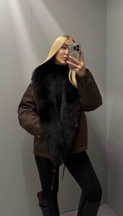 Парка шоколадного кольору з натуральним хутром