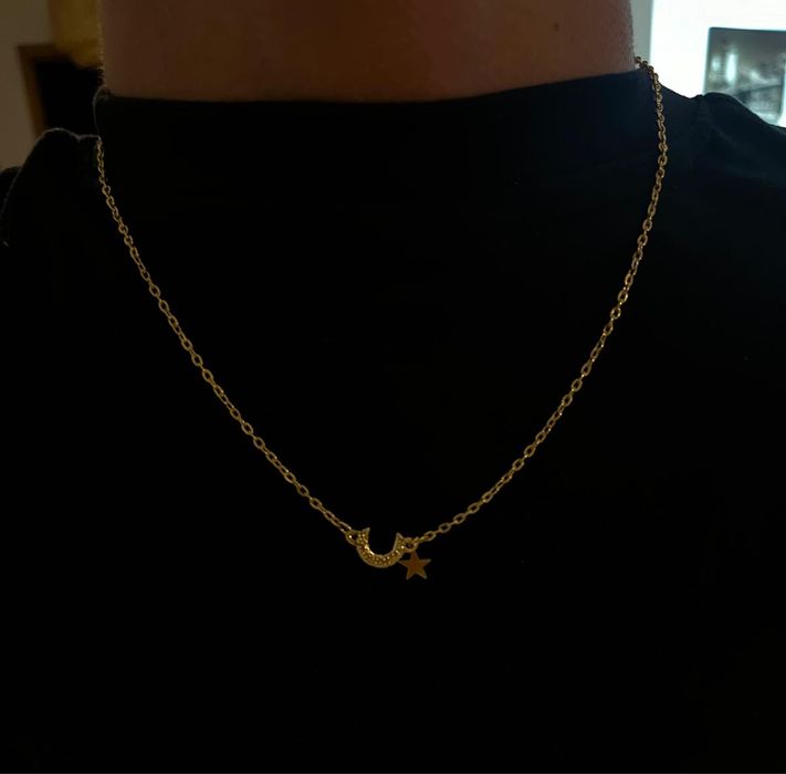 Colar para pescoço ou tornozelo, dourado com uma lua e uma estrela