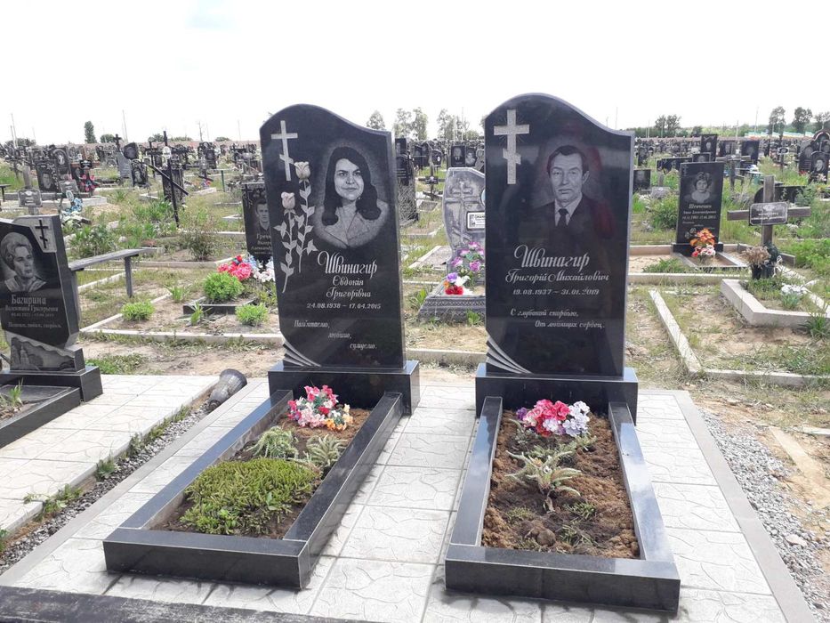 Гранитные памятники.Харьков