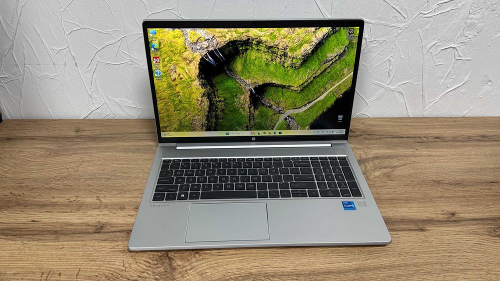 HP ProBook 450 G8 – 15.6" i5-1135G7, 16GB, 256GB SSD