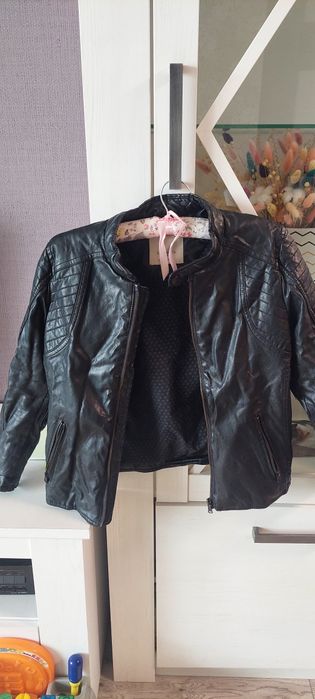 Куртка деми на худенького мальчика 8 9 10 лет, рост 134-140 zara