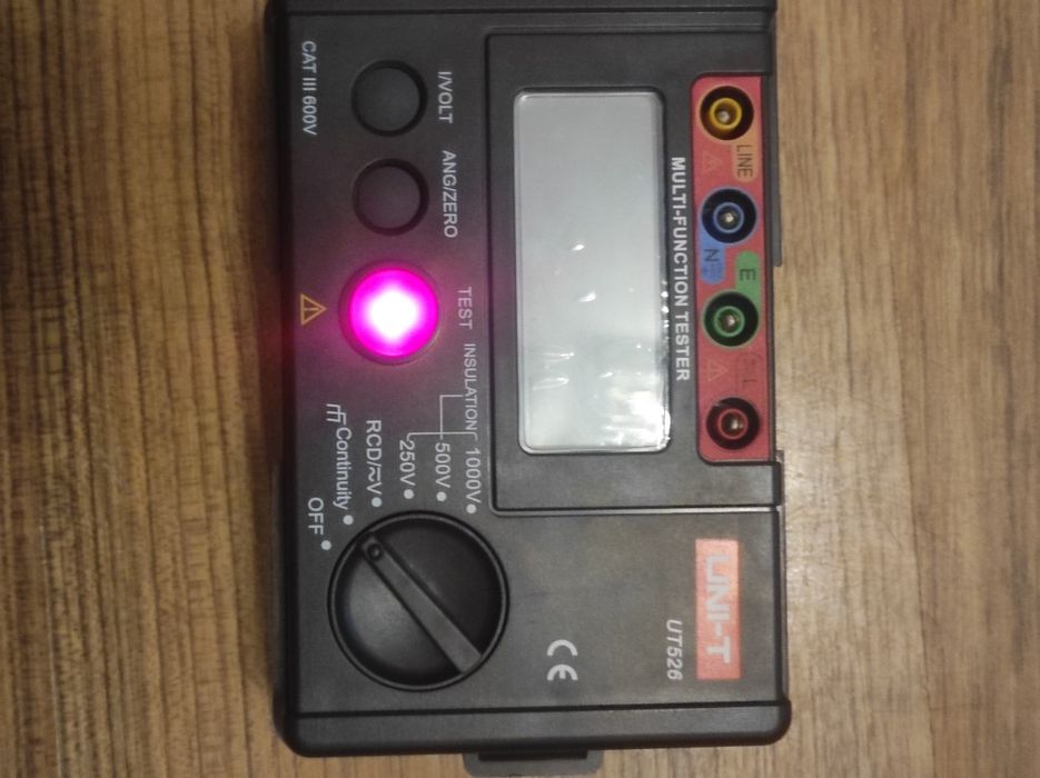 Продам тестер UNI-T UT526.