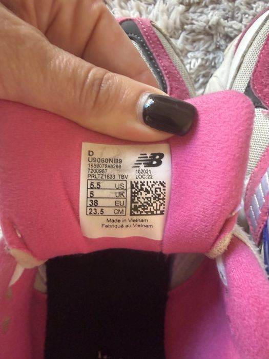 Tenis new balance 9060 tam.38