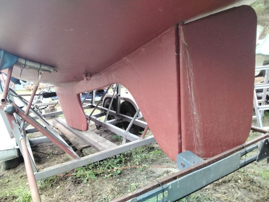 Łódź kabinowa, żaglówka kilowa z wózkiem Victoria