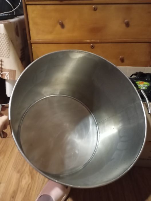 Кастрюля с нержавеющей стали