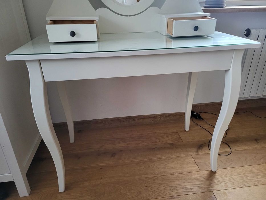 Toaletka z lustrem Ikea Hemnes
