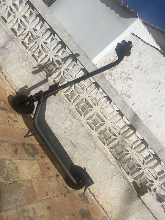 Trotinete Elétrica Ninebot By Segway Kickscooter E2 PLUS II