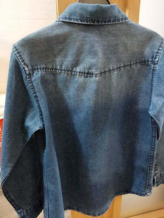 Conjunto de roupa para menino.