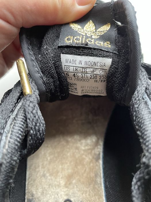 Стильні жіночі кросівки Adidas