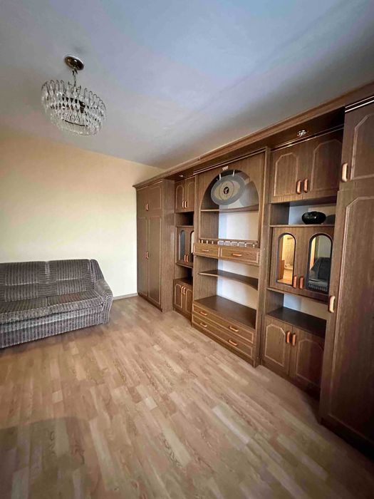 1к квартира Ближні Гречани, 8\10, 27кв, цегляний будинок