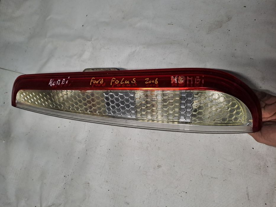 Lampa tylna tył prawa Ford Focus kombi  II Lift 07-11