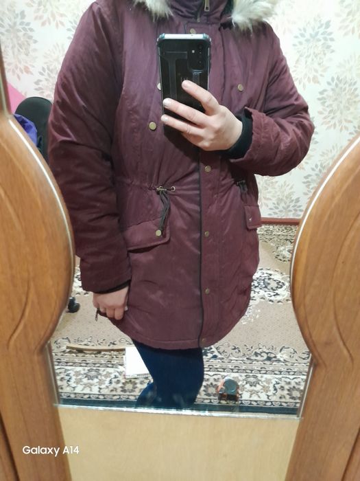 Продам парку,52-54!