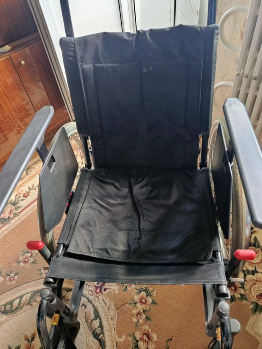 Инвалидное кресло