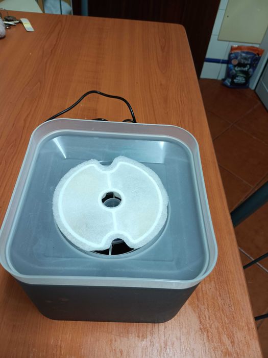 Fonte de água para animal estimação