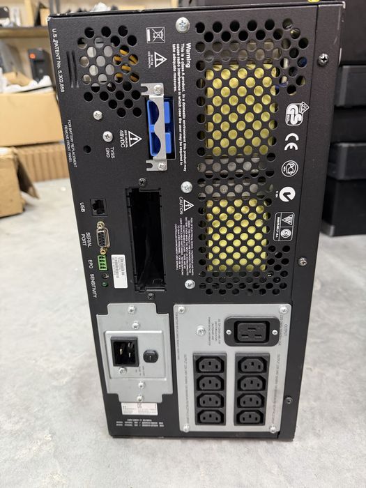 Джерело безперебійного живлення APC Smart UPS 2200XL