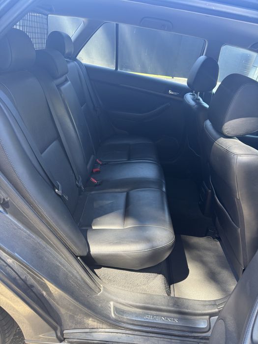 Toyota Avensis SW — fotografia 8