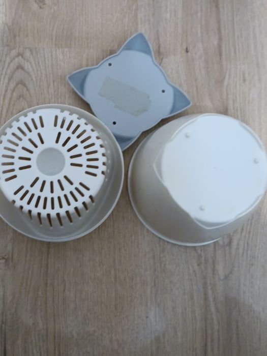 Ociekacz, pojemnik na sztućce