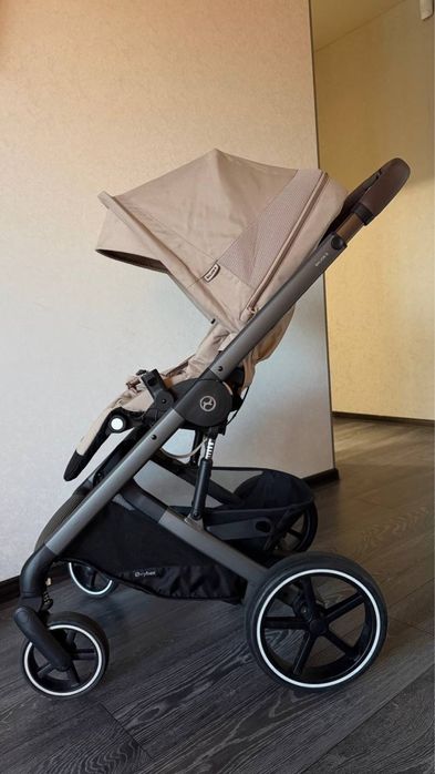 Cybex balios 2025 року 2 в1  в ілеальному стані
