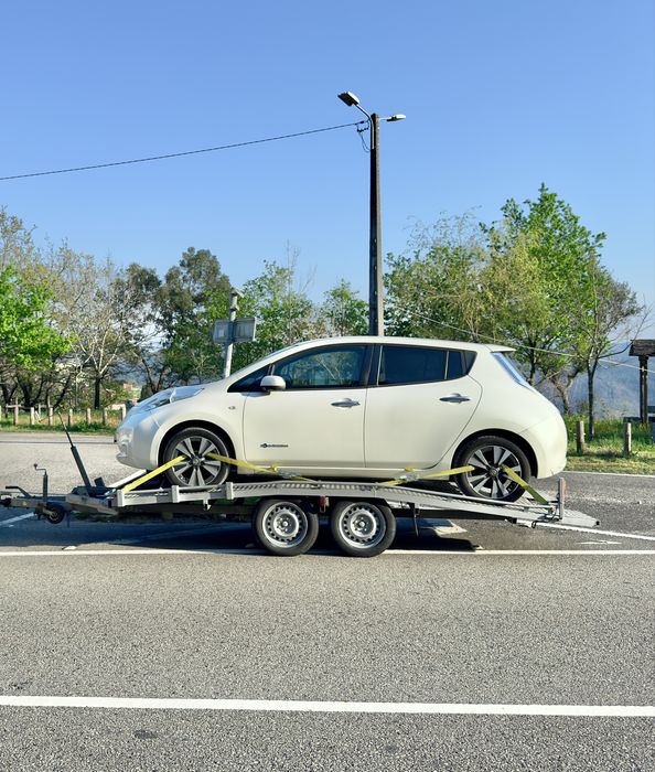 Servicos Transportes de carros tratores porta carros reboques atrelado atrelados