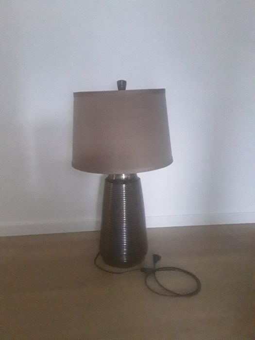 Lampa stołowa duża