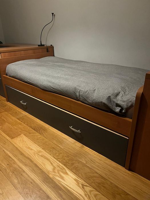 Cama dupla solteiro, 2 colchões e 3 módulos arrumação