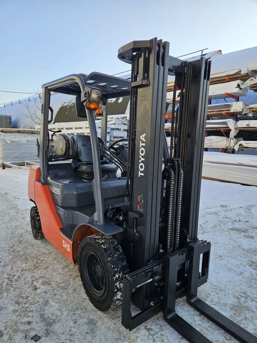 Навантажувач Toyota газ/бензин. Вилочный погрузчик Тойота 2,5 тонни