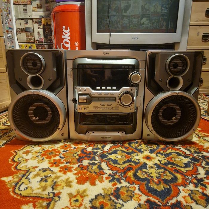 Wieża LG Lm-m340