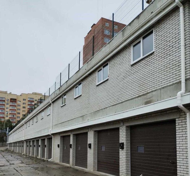 Продаж Гаража Озерна вул. Кармелюка 3в новобудова Агора з ремонтом 20м