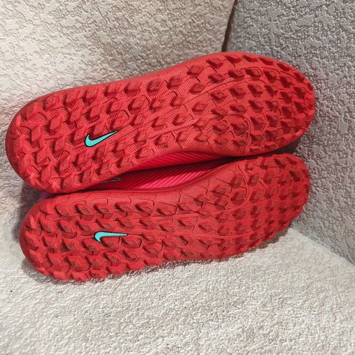 Сороконожки Nike - 40 - 41 p.  26 см.