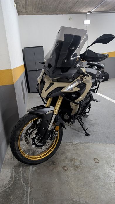 Voge 625 dsx desert sand - JANTE DOURADA!
