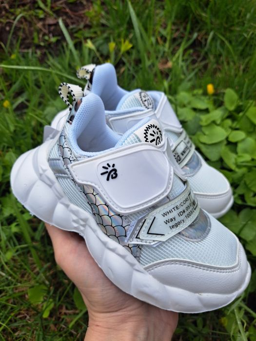 Кросівки для дівчинки