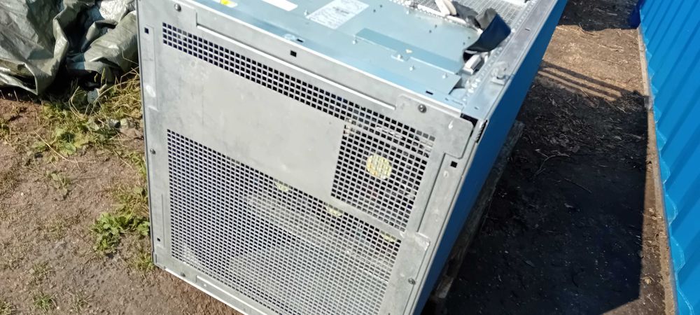 700 kg elektroniki UPS System ś Szafa Sterująca magazyn energii