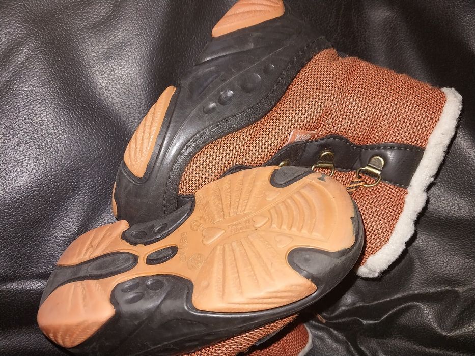 Кросівки дитячі  .