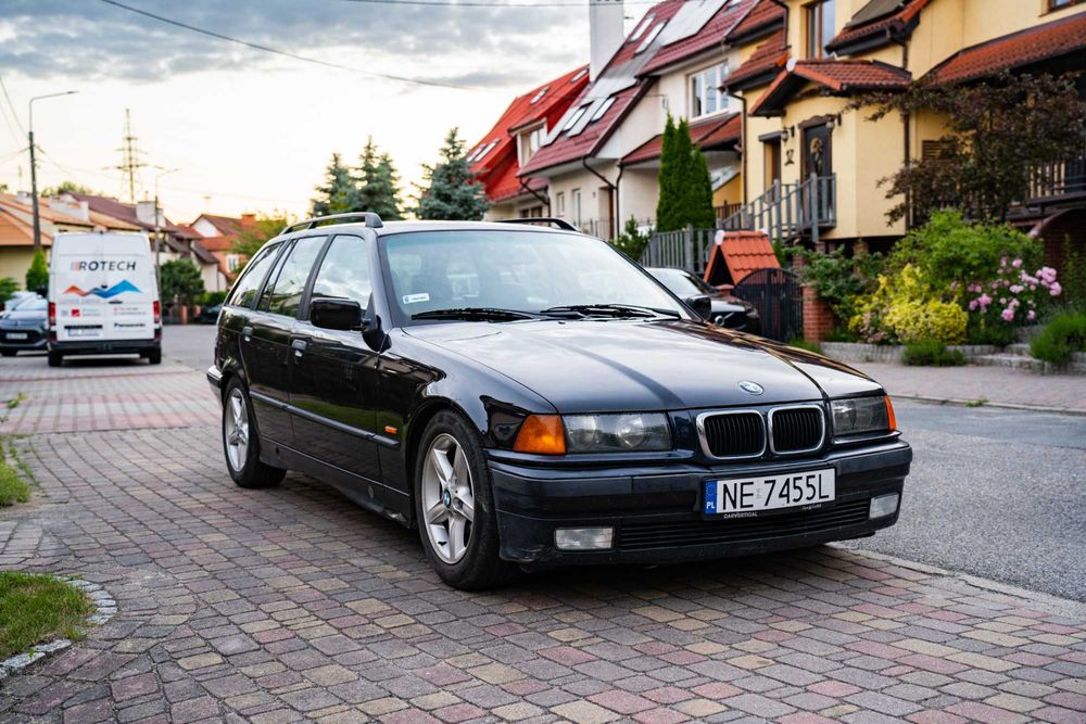 Bmw e36 318i doinwestowany, piękne wnętrze, dobry stan