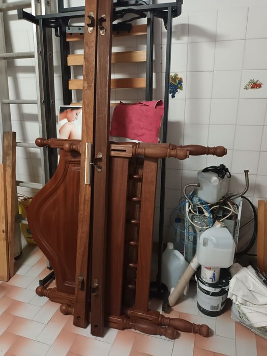 Mobilia  quarto, cama solteiro, guarda fato 2 portas